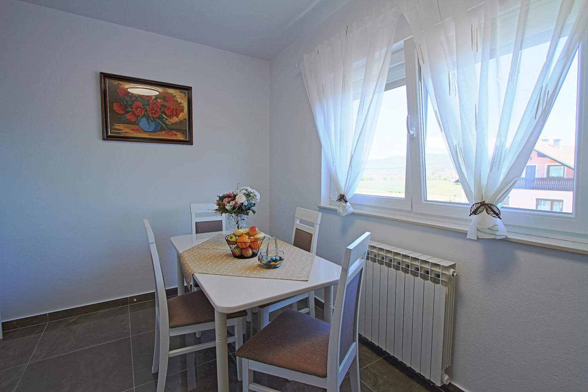Guesthouse Viktorija Flat Otocsán Kültér fotó